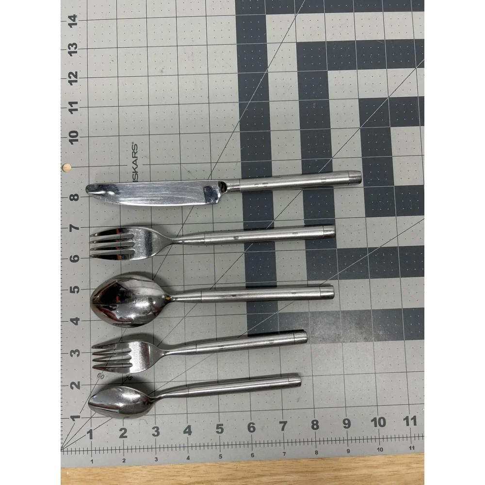 Cambridge Silver Tripoli II Sand Stainless Flatware 2 Place Settings 11pcs